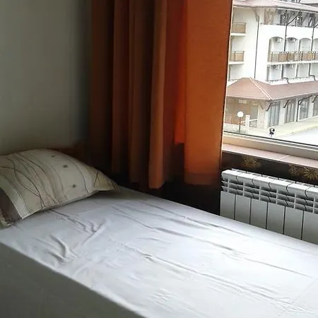 Zora بيت ضيافة