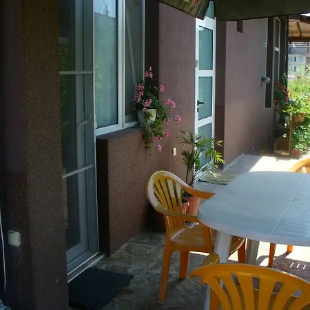 بيت ضيافة Zora *